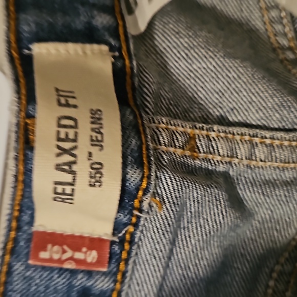 Levi's 550 Relaxed Fit Jeans - Picture 9 of 10